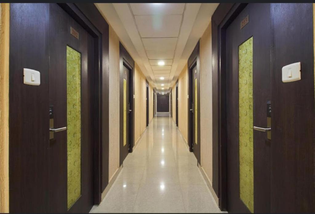 Ample Yard Hotel Chennai Exterior foto